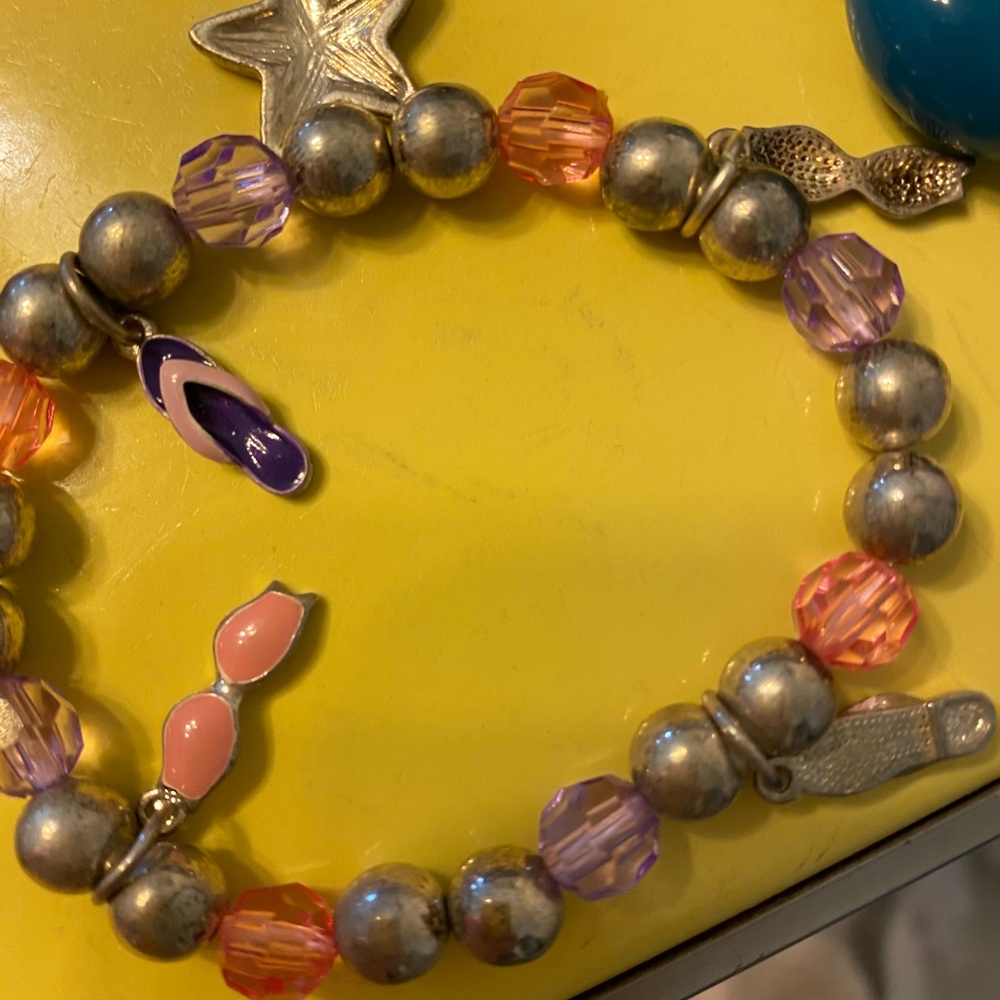 Ten bracelets including thin bangle set. - Picture 3 of 11